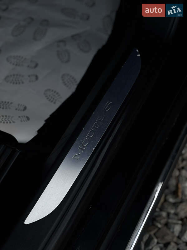 Лифтбек Tesla Model S 2015 в Львове фото 18 Лифтбек Tesla Model S 2015 в Львове