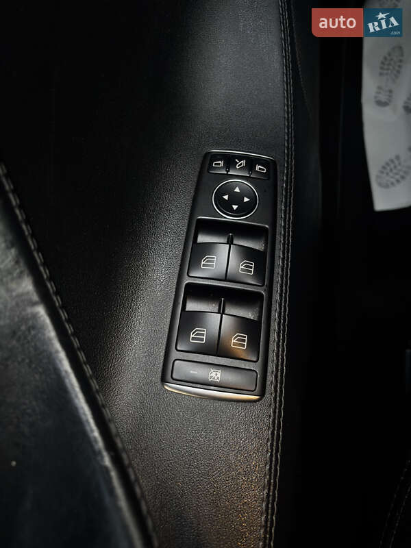 Лифтбек Tesla Model S 2015 в Львове фото 26 Лифтбек Tesla Model S 2015 в Львове