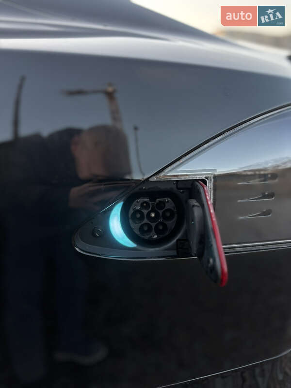 Лифтбек Tesla Model S 2015 в Львове фото 37 Лифтбек Tesla Model S 2015 в Львове