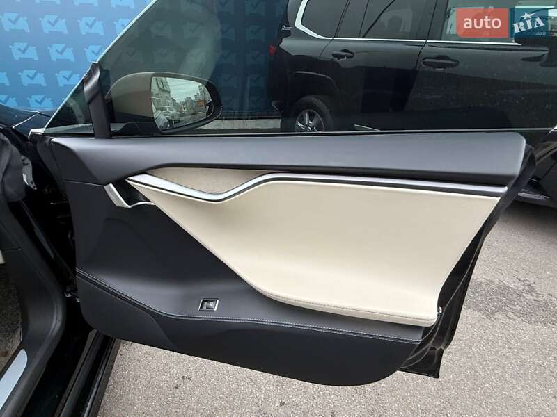 Ліфтбек Tesla Model S 2019 в Києві фото 74 Ліфтбек Tesla Model S 2019 в Києві