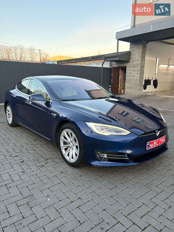 Tesla Model S 2018