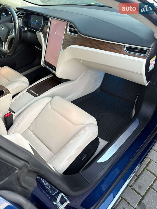 Ліфтбек Tesla Model S 2018 в Рівному фото 18 Ліфтбек Tesla Model S 2018 в Рівному