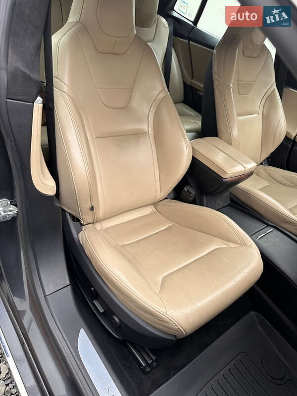 Ліфтбек Tesla Model S 2016 в Ужгороді фото 49 Ліфтбек Tesla Model S 2016 в Ужгороді