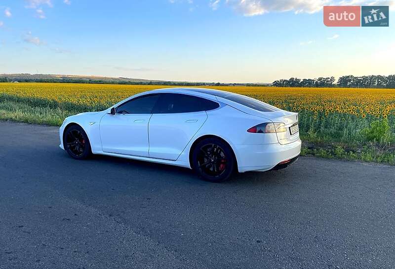 Ліфтбек Tesla Model S 2014 в Миколаєві фото 3 Ліфтбек Tesla Model S 2014 в Миколаєві