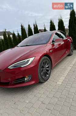 Ліфтбек Tesla Model S 2018 в Львові