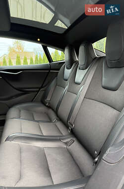 Лифтбек Tesla Model S 2018 в Львове