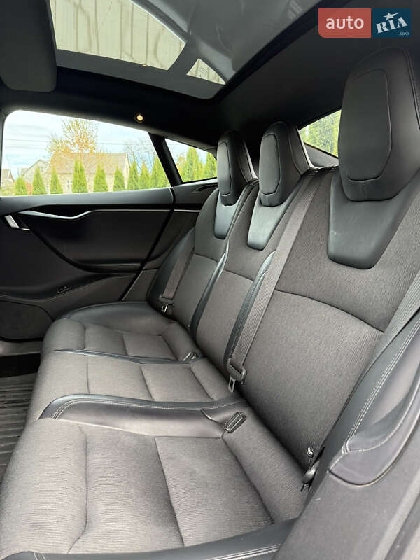 Ліфтбек Tesla Model S 2018 в Львові фото 7 Ліфтбек Tesla Model S 2018 в Львові