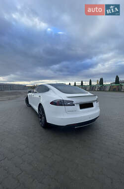 Ліфтбек Tesla Model S 2014 в Львові