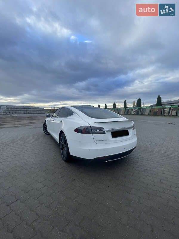 Лифтбек Tesla Model S 2014 в Львове фото 10 Лифтбек Tesla Model S 2014 в Львове