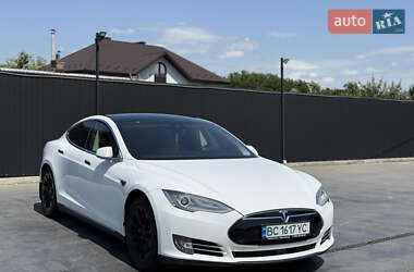 Лифтбек Tesla Model S 2015 в Черновцах