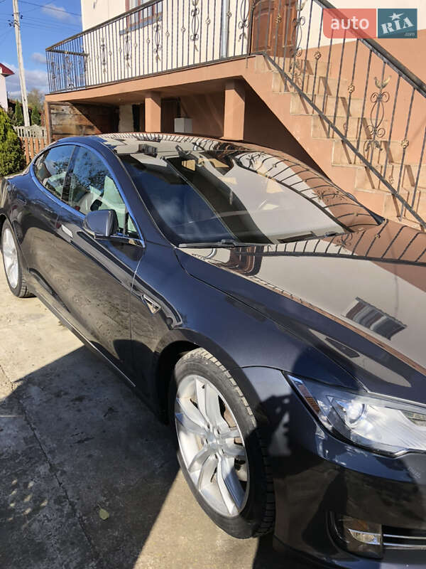 Ліфтбек Tesla Model S 2015 в Богородчанах