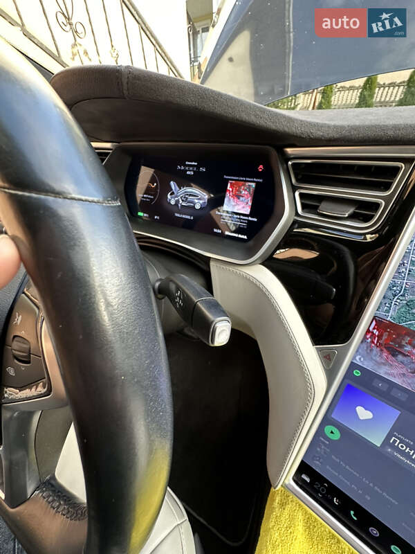 Ліфтбек Tesla Model S 2015 в Богородчанах