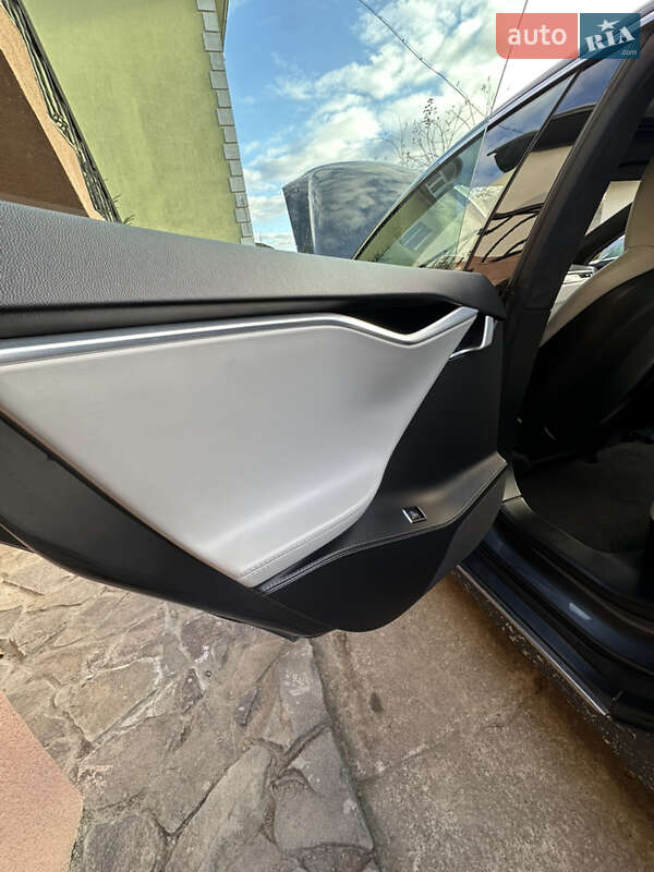 Ліфтбек Tesla Model S 2015 в Богородчанах