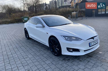 Ліфтбек Tesla Model S 2015 в Львові