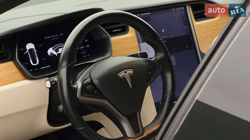 Лифтбек Tesla Model S 2019 в Днепре