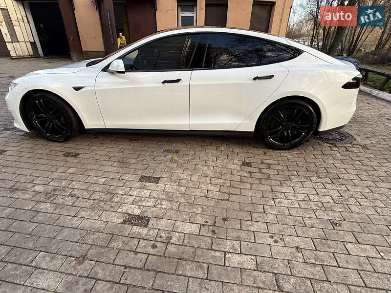 Ліфтбек Tesla Model S 2015 в Харкові фото 13 Ліфтбек Tesla Model S 2015 в Харкові