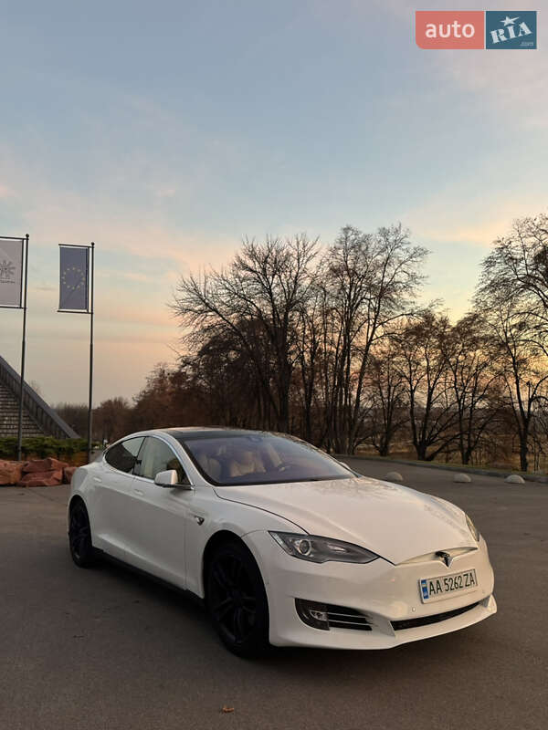 Ліфтбек Tesla Model S 2014 в Києві фото 6 Ліфтбек Tesla Model S 2014 в Києві