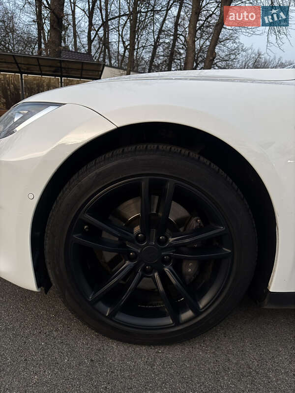 Ліфтбек Tesla Model S 2014 в Києві фото 11 Ліфтбек Tesla Model S 2014 в Києві