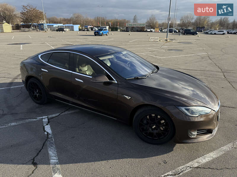 Ліфтбек Tesla Model S 2014 в Дніпрі фото 5 Ліфтбек Tesla Model S 2014 в Дніпрі
