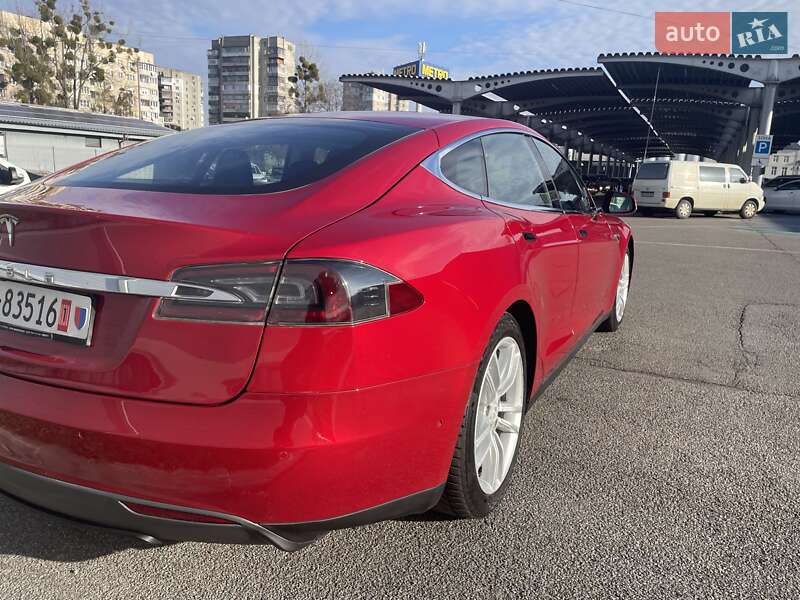Ліфтбек Tesla Model S 2015 в Львові фото 6 Ліфтбек Tesla Model S 2015 в Львові