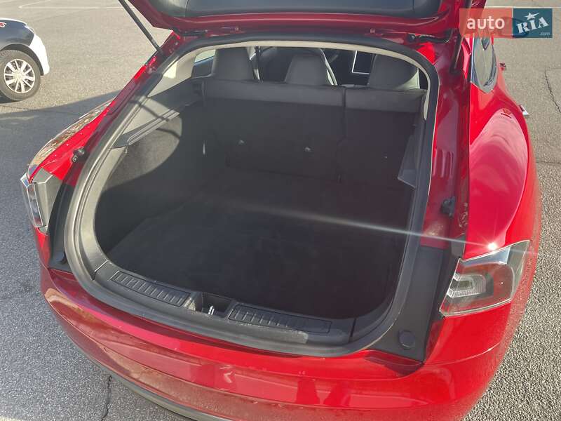 Ліфтбек Tesla Model S 2015 в Львові фото 10 Ліфтбек Tesla Model S 2015 в Львові
