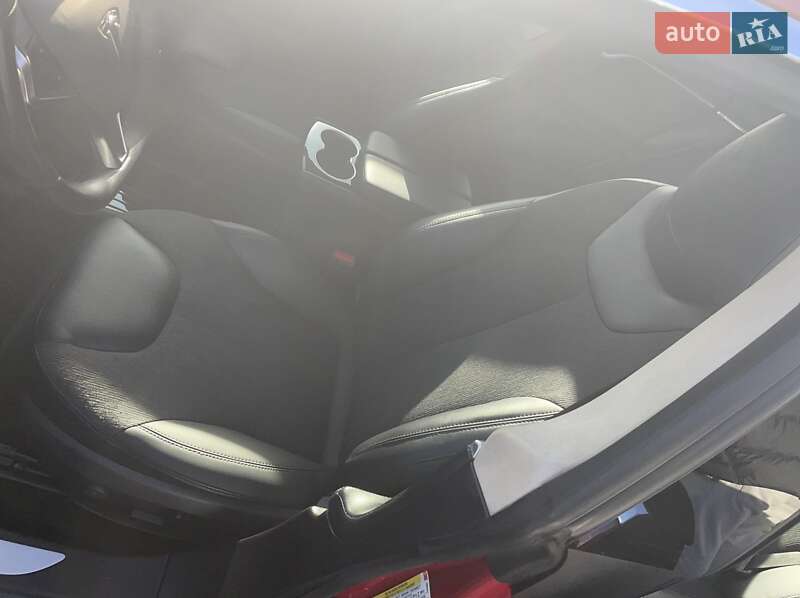 Ліфтбек Tesla Model S 2015 в Львові фото 23 Ліфтбек Tesla Model S 2015 в Львові