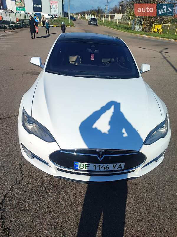 Лифтбек Tesla Model S 2015 в Николаеве фото 7 Лифтбек Tesla Model S 2015 в Николаеве