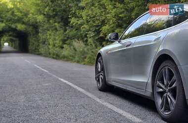 Лифтбек Tesla Model S 2015 в Ровно