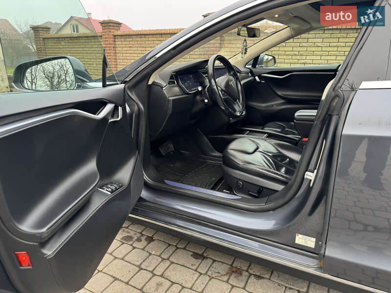 Ліфтбек Tesla Model S 2015 в Чернівцях