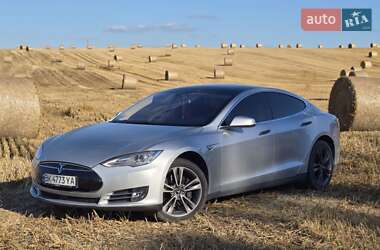 tesla model-s 2015 в Ровно от профессионального продавца Олександр