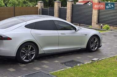 Лифтбек Tesla Model S 2015 в Ровно