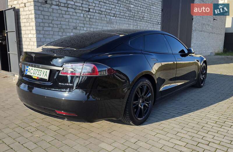 Лифтбек Tesla Model S 2020 в Ковеле