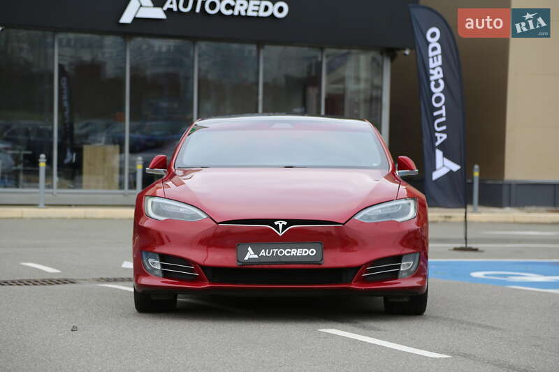 Ліфтбек Tesla Model S 2017 в Києві