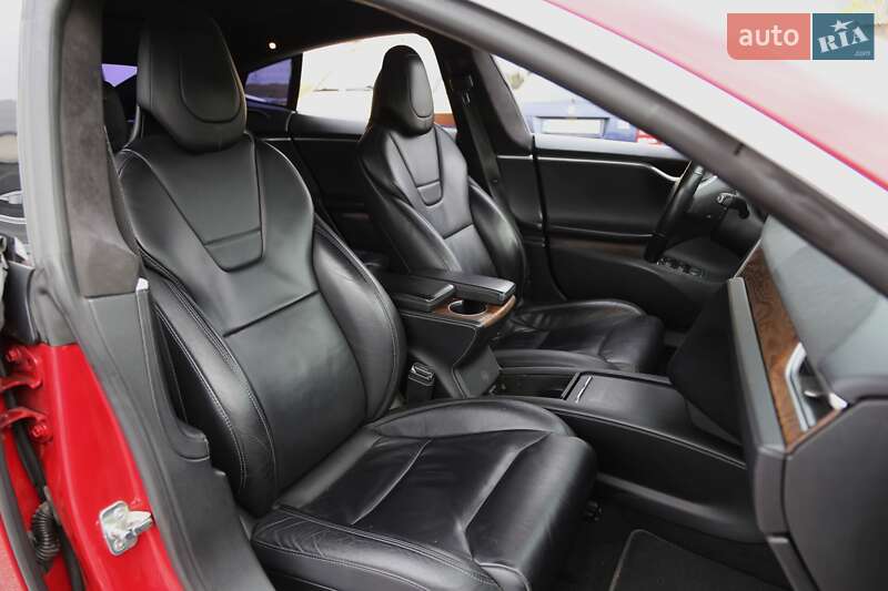 Ліфтбек Tesla Model S 2017 в Києві
