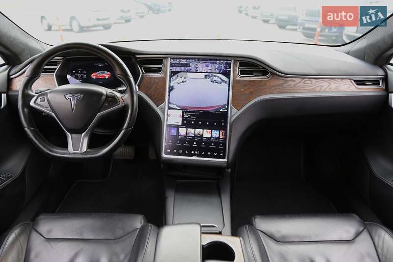 Ліфтбек Tesla Model S 2017 в Києві