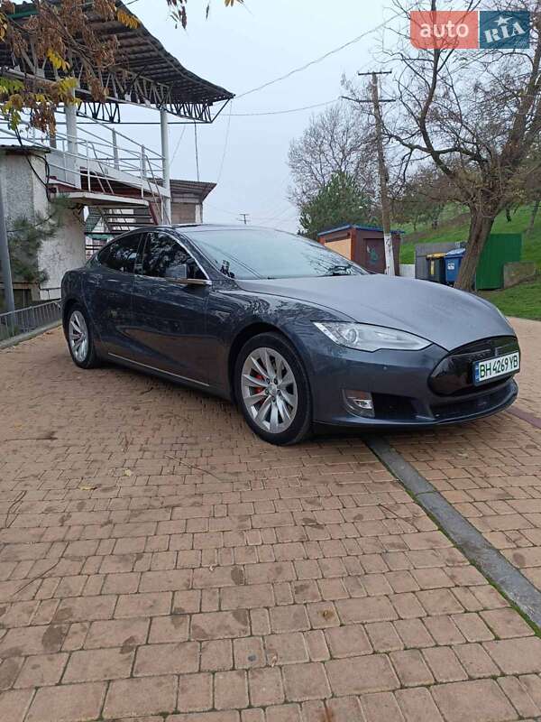Ліфтбек Tesla Model S 2014 в Одесі фото 3 Ліфтбек Tesla Model S 2014 в Одесі
