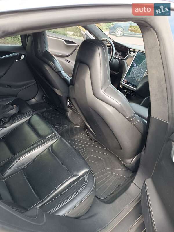 Ліфтбек Tesla Model S 2014 в Одесі фото 23 Ліфтбек Tesla Model S 2014 в Одесі