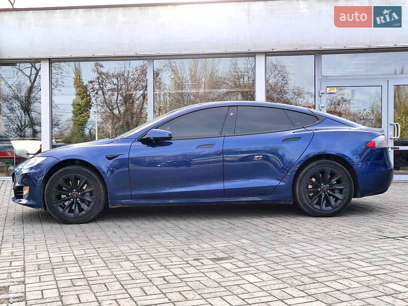 Лифтбек Tesla Model S 2018 в Днепре