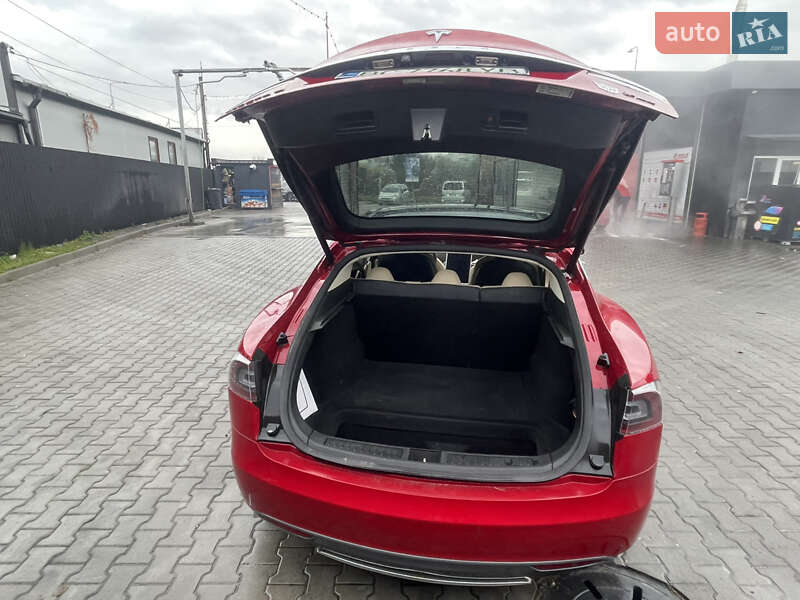 Ліфтбек Tesla Model S 2013 в Львові фото 18 Ліфтбек Tesla Model S 2013 в Львові