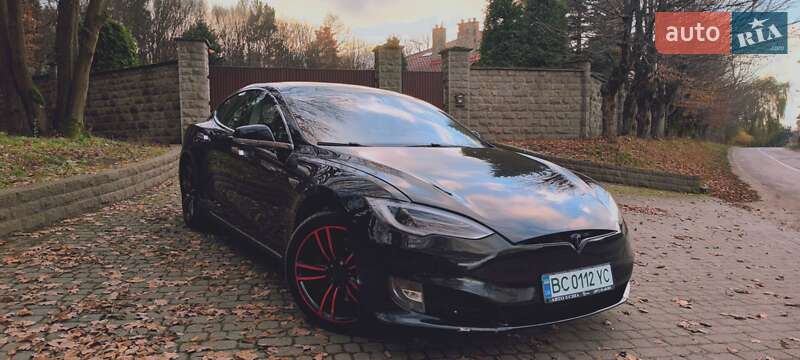 Tesla Model S 2015