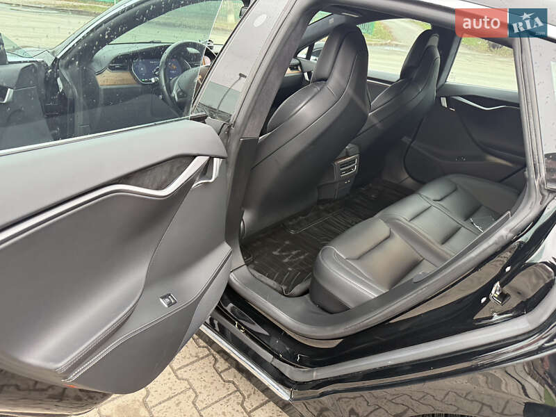 Ліфтбек Tesla Model S 2019 в Вінниці