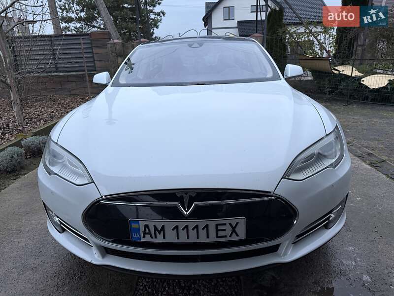 Ліфтбек Tesla Model S 2015 в Житомирі фото 4 Ліфтбек Tesla Model S 2015 в Житомирі
