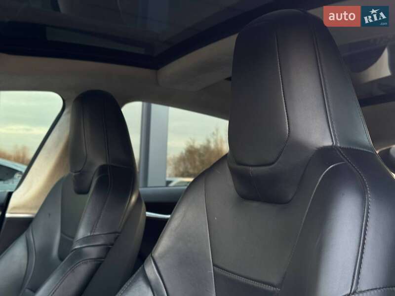 Ліфтбек Tesla Model S 2015 в Рівному фото 36 Ліфтбек Tesla Model S 2015 в Рівному