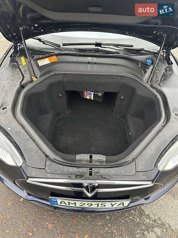 Лифтбек Tesla Model S 2013 в Звягеле
