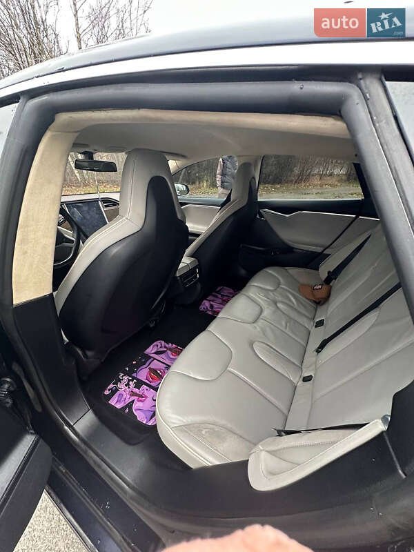 Лифтбек Tesla Model S 2013 в Звягеле