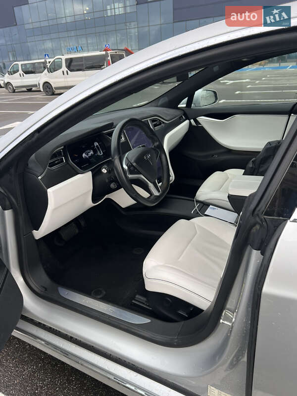 Ліфтбек Tesla Model S 2017 в Львові фото 5 Ліфтбек Tesla Model S 2017 в Львові