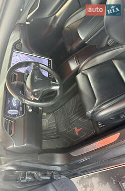 Лифтбек Tesla Model S 2017 в Киеве