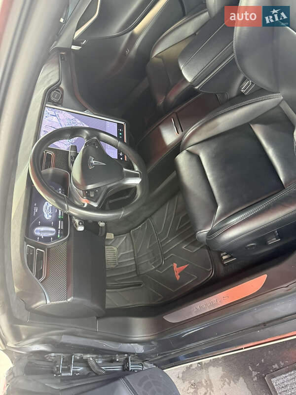 Лифтбек Tesla Model S 2017 в Киеве