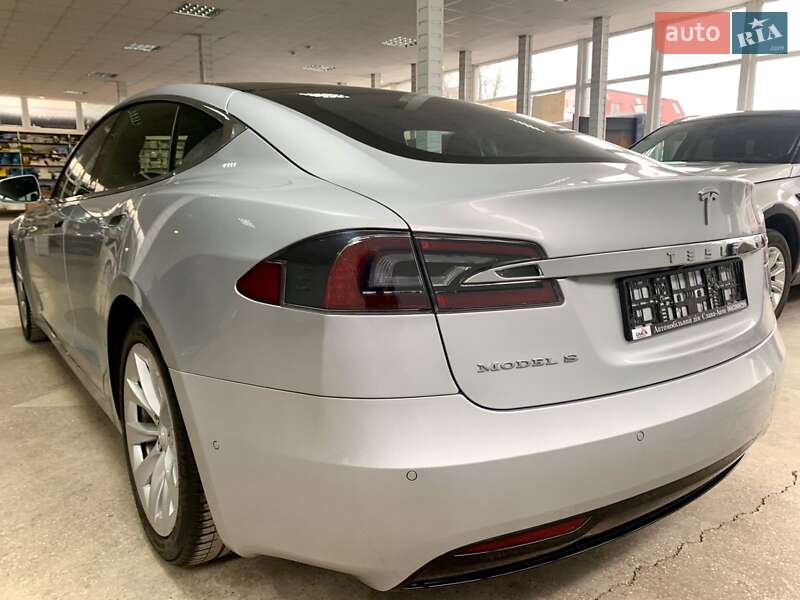 Лифтбек Tesla Model S 2017 в Тернополе