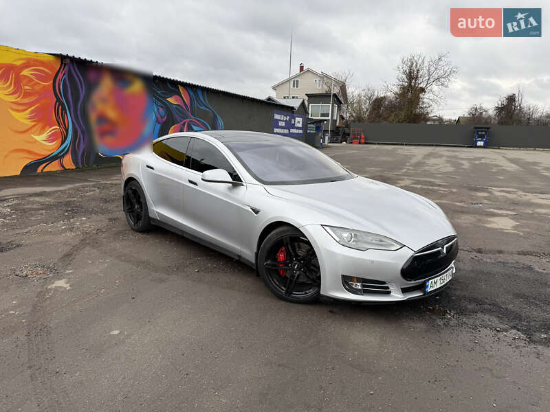 Лифтбек Tesla Model S 2014 в Житомире фото 2 Лифтбек Tesla Model S 2014 в Житомире